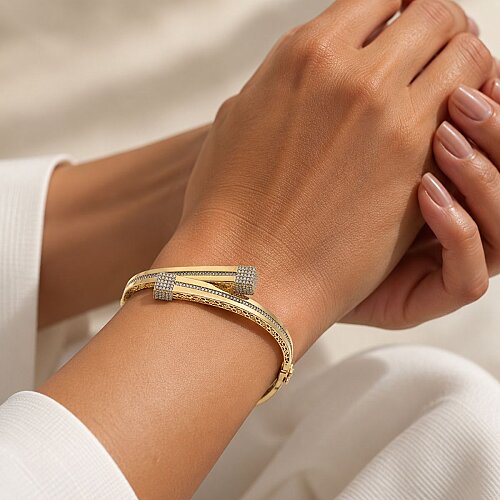Küp Uçlu Çapraz Tasarım Taşlı Altın Bilezik - 3